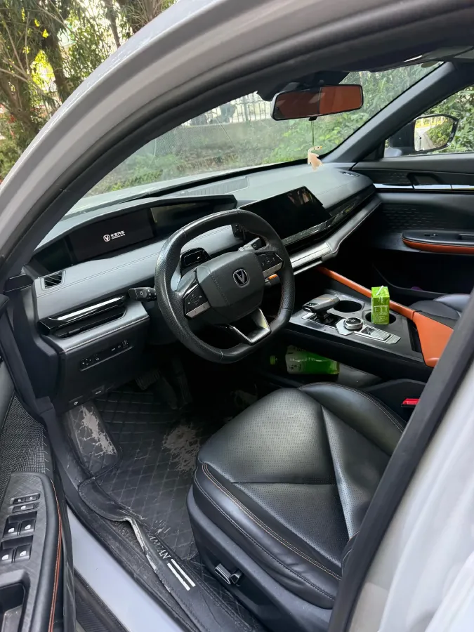 2022 ChangAn UNI-V 1.5T 188HP L4 7DCT,autocango,china used car exporter,china ev exporter,chinese used car exporter,chinese used ev exporter