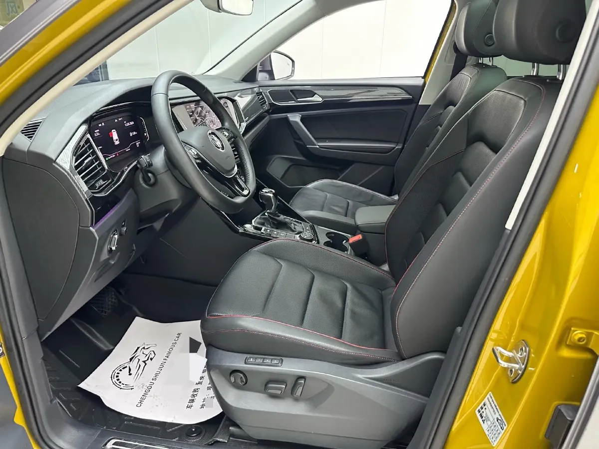 2019 Jeep Cherokee 2.0T 265HP L4 9AT,autocango,china used car exporter,china ev exporter,chinese used car exporter,chinese used ev exporter