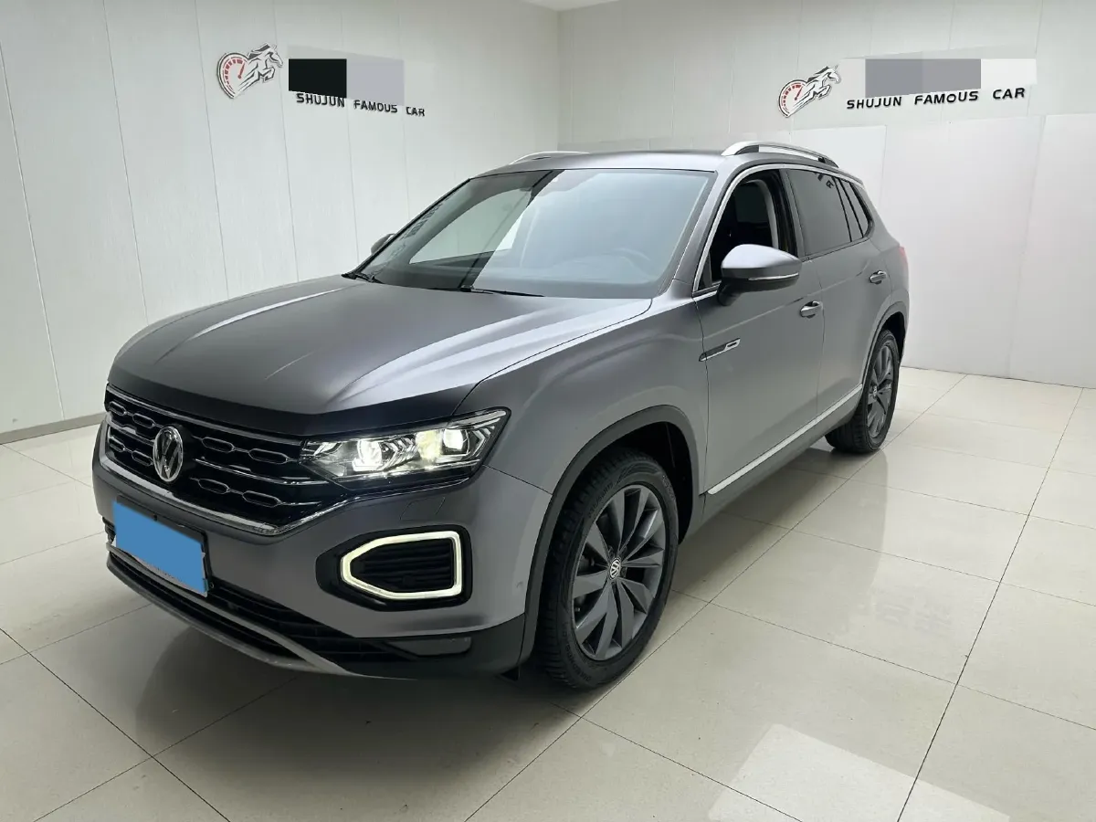 2019 Jeep Cherokee 2.0T 265HP L4 9AT,autocango,china used car exporter,china ev exporter,chinese used car exporter,chinese used ev exporter