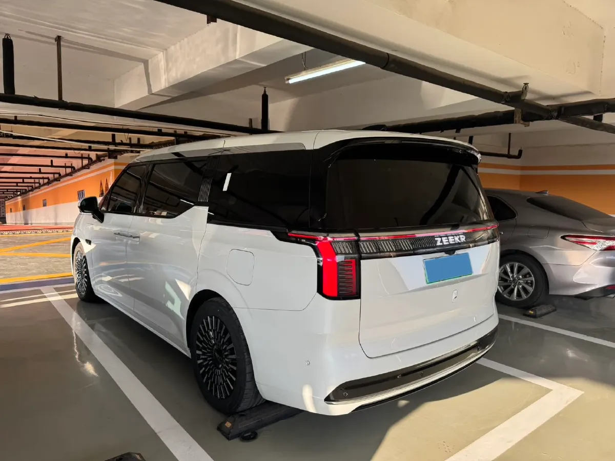 2022 Zeekr 009 BEV 140KWH,autocango,china used car exporter,china ev exporter,chinese used car exporter,chinese used ev exporter