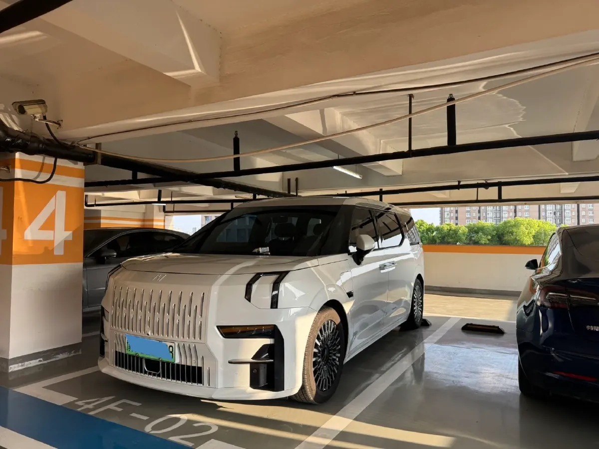 2022 Zeekr 009 BEV 140KWH,autocango,china used car exporter,china ev exporter,chinese used car exporter,chinese used ev exporter
