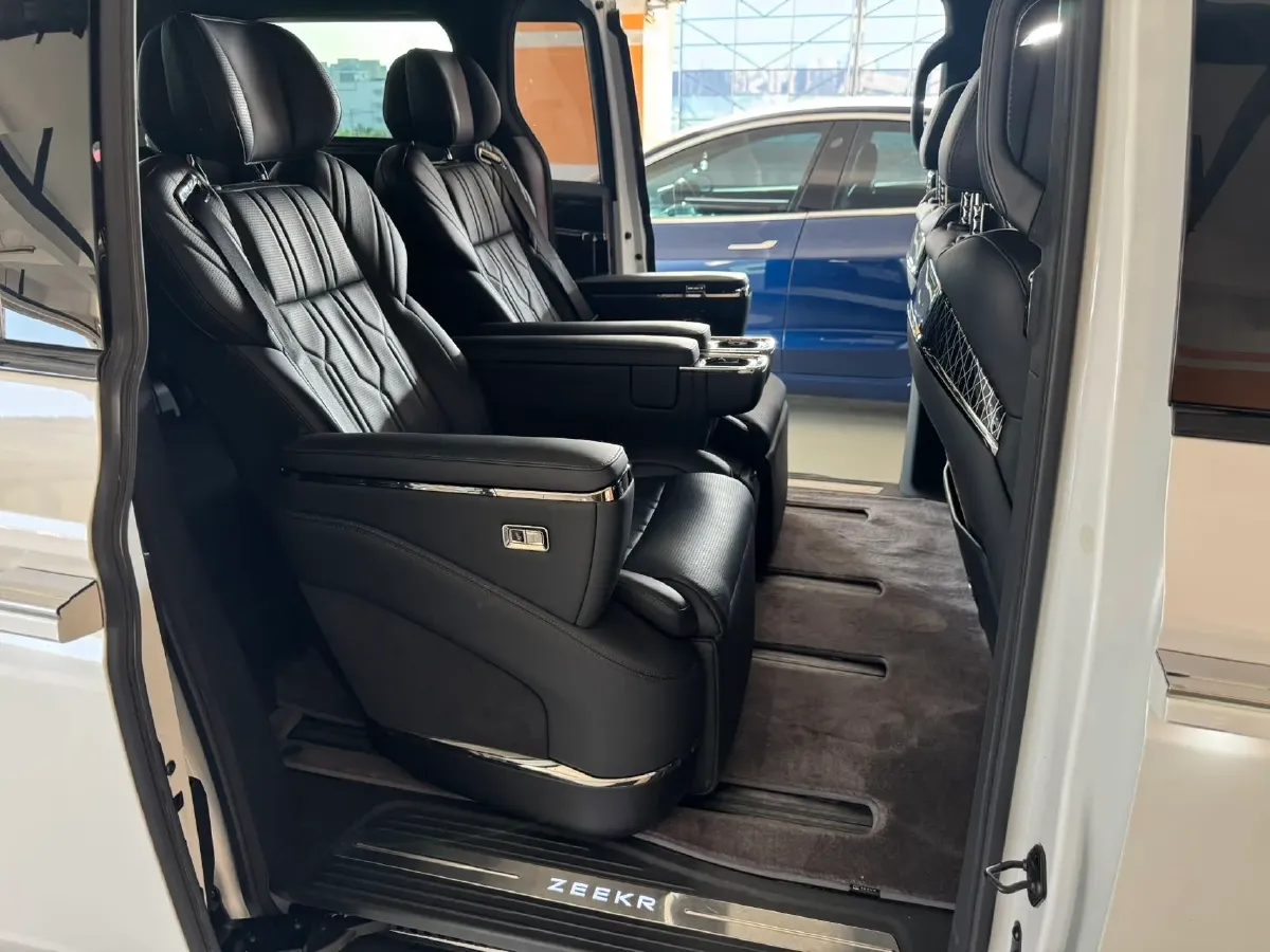 2022 Zeekr 009 BEV 140KWH,autocango,china used car exporter,china ev exporter,chinese used car exporter,chinese used ev exporter