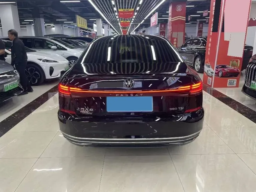 2024 Volkswagen Passat 2.0T 220HP L4 7DCT,autocango,china used car exporter,china ev exporter,chinese used car exporter,chinese used ev exporter