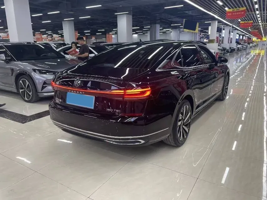 2024 Volkswagen Passat 2.0T 220HP L4 7DCT,autocango,china used car exporter,china ev exporter,chinese used car exporter,chinese used ev exporter