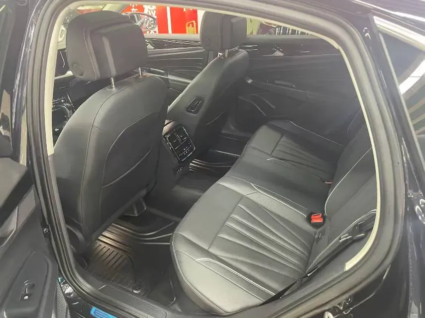 2024 Volkswagen Passat 2.0T 220HP L4 7DCT,autocango,china used car exporter,china ev exporter,chinese used car exporter,chinese used ev exporter
