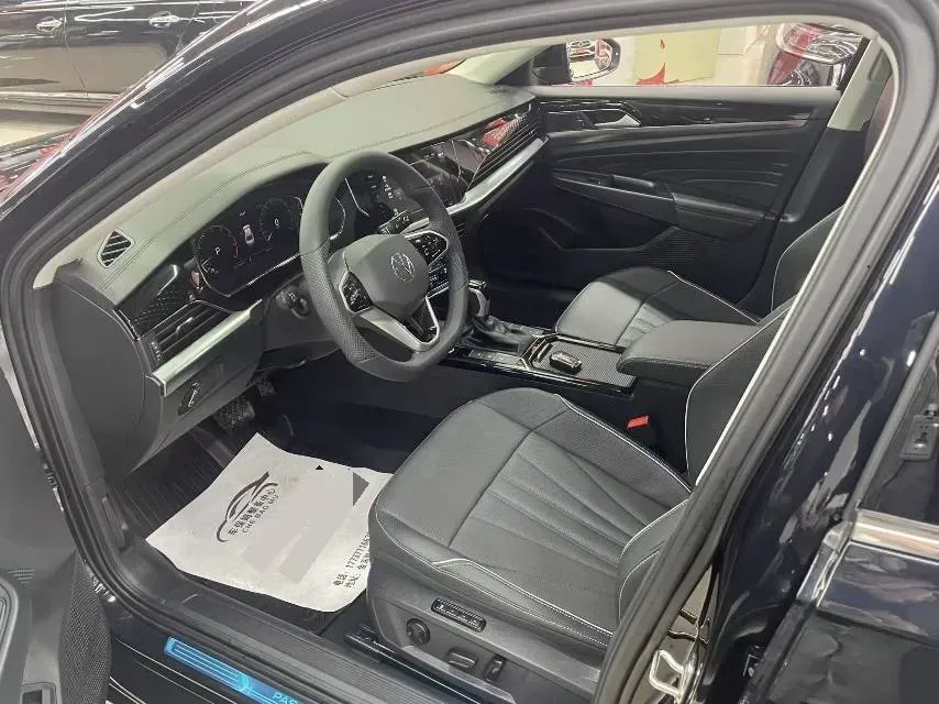 2024 Volkswagen Passat 2.0T 220HP L4 7DCT,autocango,china used car exporter,china ev exporter,chinese used car exporter,chinese used ev exporter