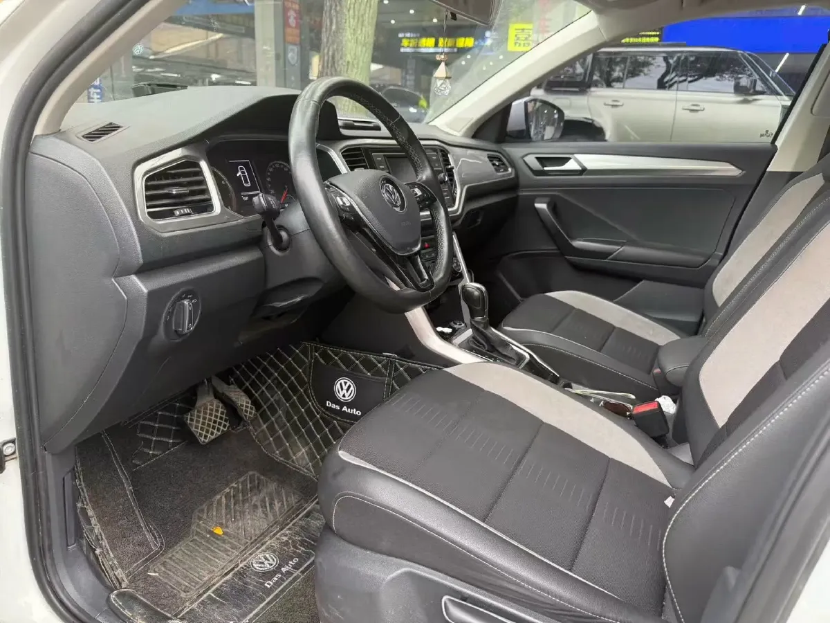 2020 Volkswagen T-Roc 1.4T 131HP L4 7DCT,autocango,china used car exporter,china ev exporter,chinese used car exporter,chinese used ev exporter