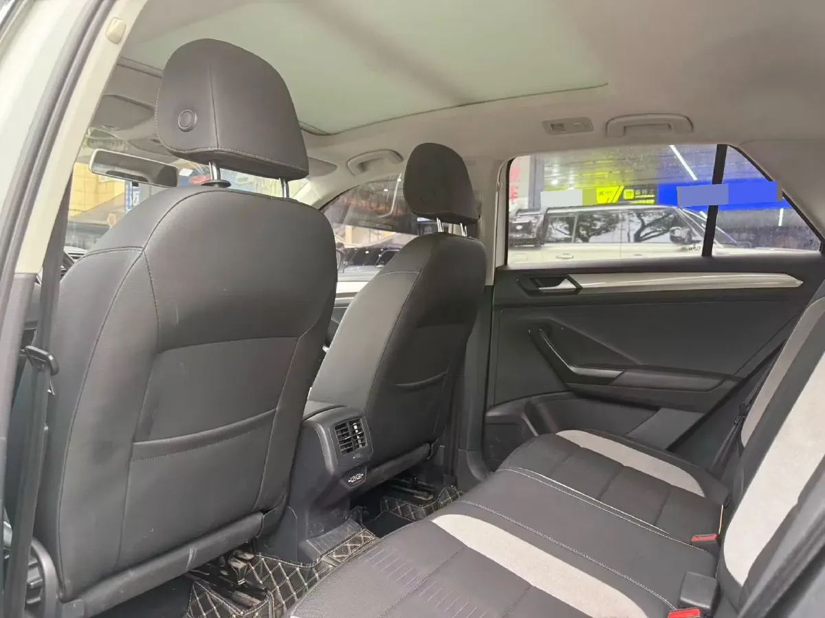 2020 Volkswagen T-Roc 1.4T 131HP L4 7DCT,autocango,china used car exporter,china ev exporter,chinese used car exporter,chinese used ev exporter
