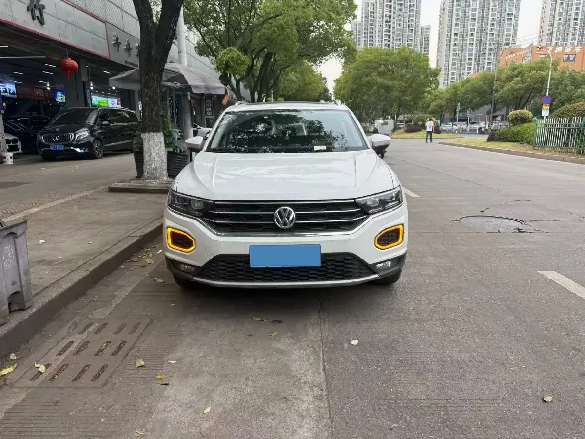 2020 Volkswagen T-Roc 1.4T 131HP L4 7DCT,autocango,china used car exporter,china ev exporter,chinese used car exporter,chinese used ev exporter