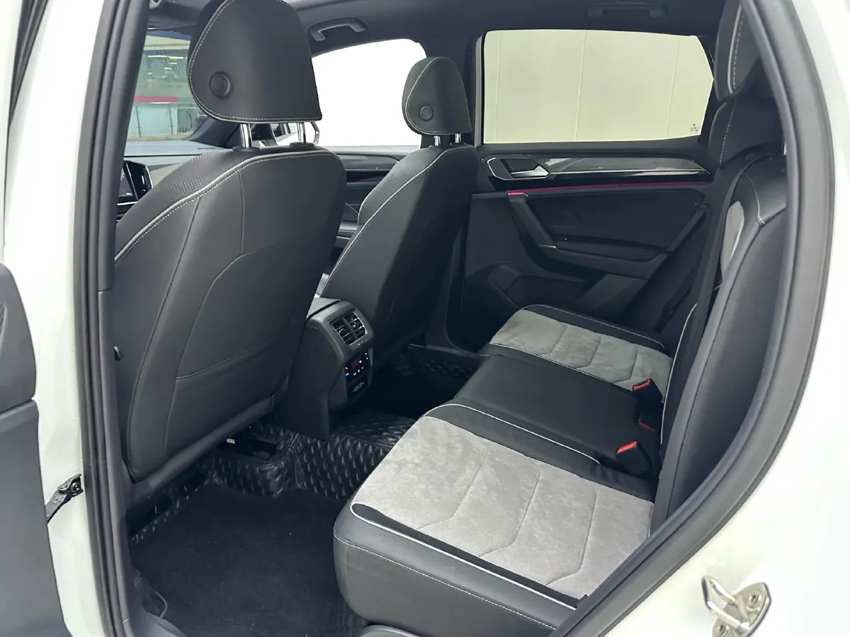 2020 Volkswagen Tayron X 2.0T 186HP L4 7DCT,autocango,china used car exporter,china ev exporter,chinese used car exporter,chinese used ev exporter