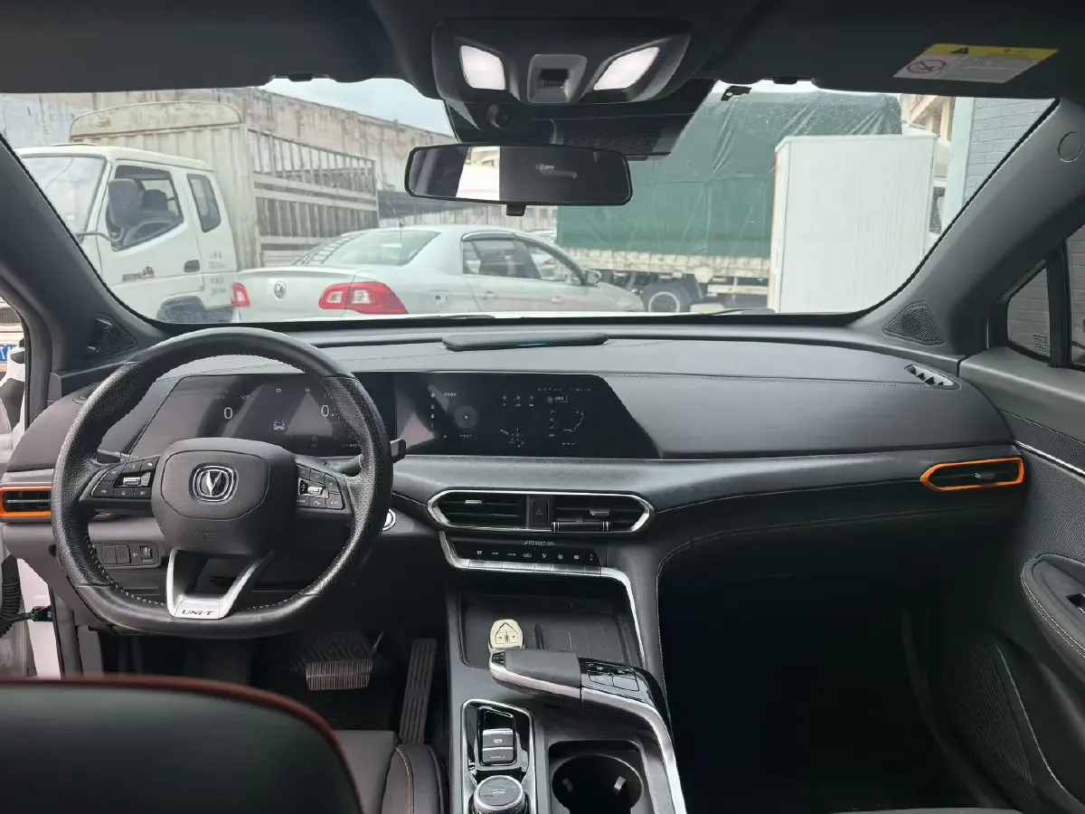 2022 ChangAn UNI-T 2.0T 233HP L4 8AT,autocango,china used car exporter,china ev exporter,chinese used car exporter,chinese used ev exporter