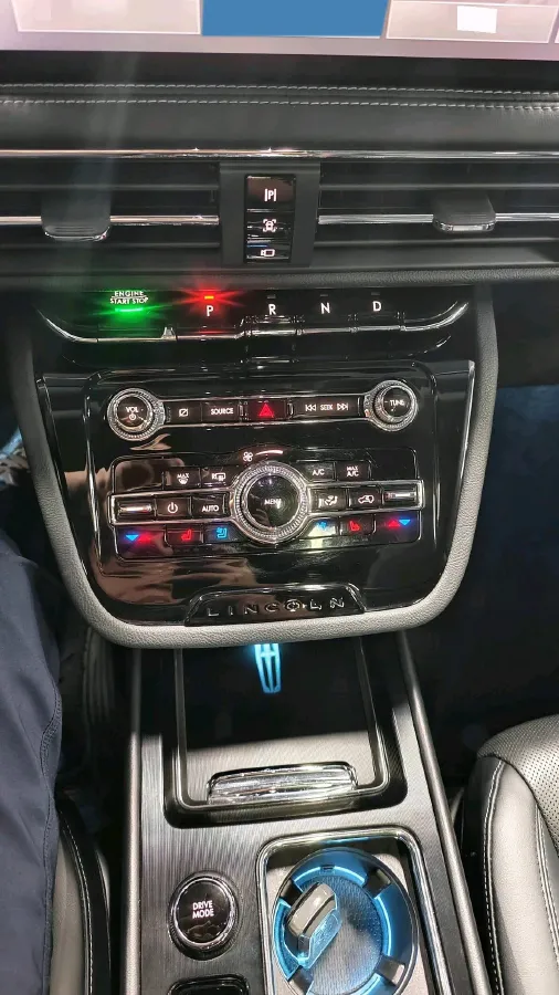 2022 Lincoln Corsair 2.0T 245HP L4 8AT,autocango,china used car exporter,china ev exporter,chinese used car exporter,chinese used ev exporter