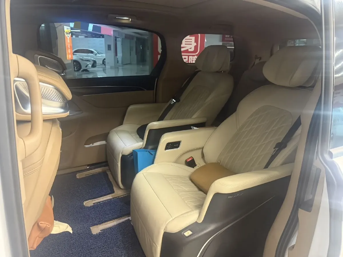 2020 Buick GL8 2.0T 237HP L4 9AT,autocango,china used car exporter,china ev exporter,chinese used car exporter,chinese used ev exporter