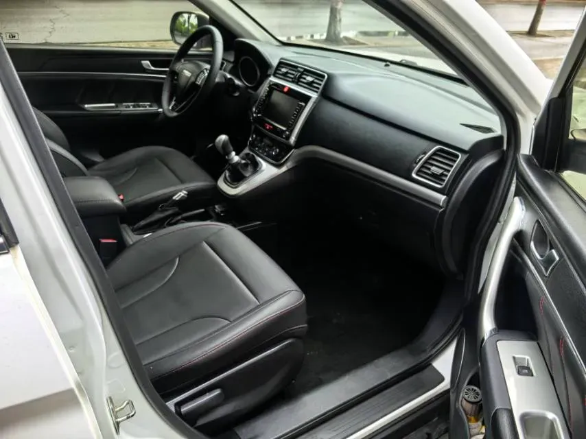 2019 Haval M6 1.5T 150HP L4 6MT,autocango,china used car exporter,china ev exporter,chinese used car exporter,chinese used ev exporter
