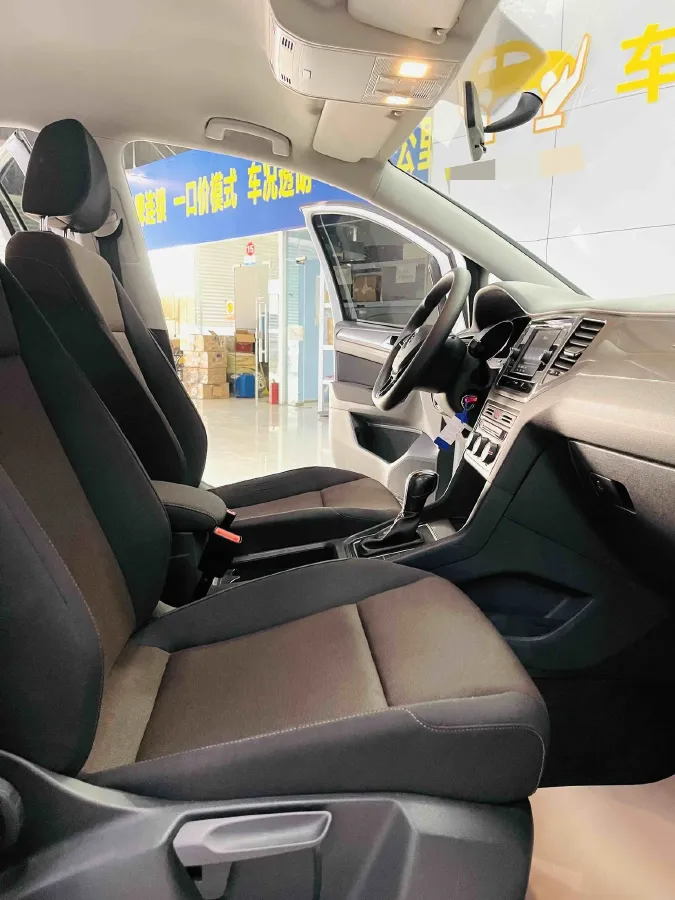 2016 Volkswagen Golf Sportsvan 1.6L 110HP L4 6AT,autocango,china used car exporter,china ev exporter,chinese used car exporter,chinese used ev exporter