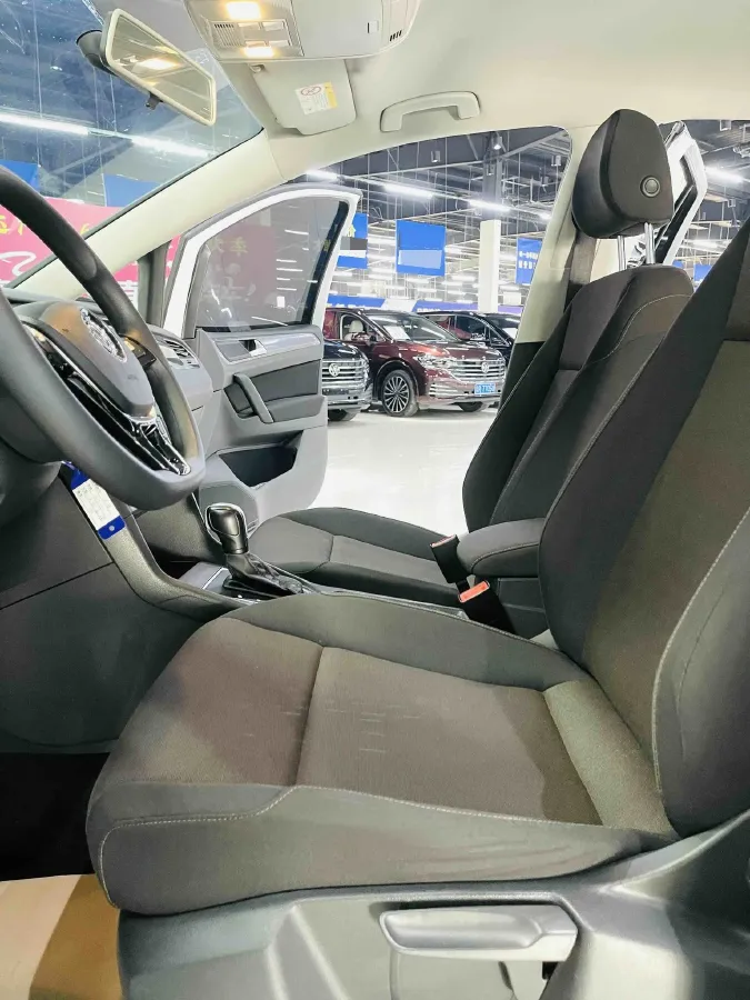 2016 Volkswagen Golf Sportsvan 1.6L 110HP L4 6AT,autocango,china used car exporter,china ev exporter,chinese used car exporter,chinese used ev exporter