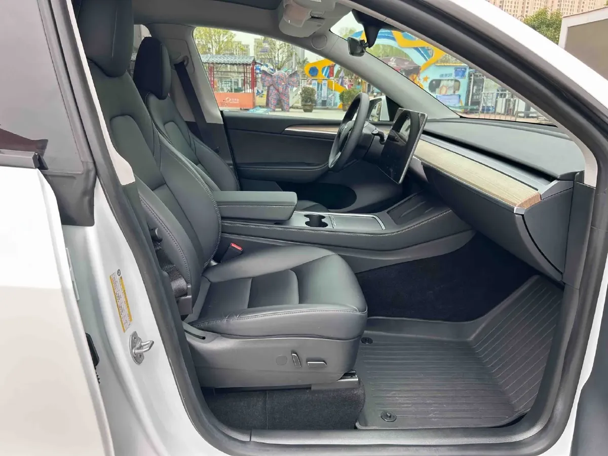 2022 Tesla Model Y BEV 60KWH,autocango,china used car exporter,china ev exporter,chinese used car exporter,chinese used ev exporter