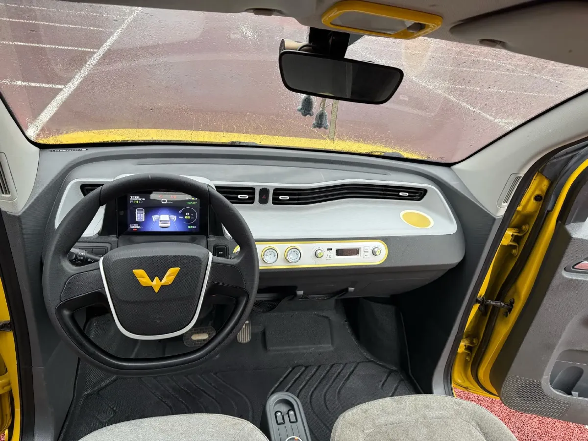 2021 WuLing HongGuang MINI EV BEV 9KWH,autocango,china used car exporter,china ev exporter,chinese used car exporter,chinese used ev exporter