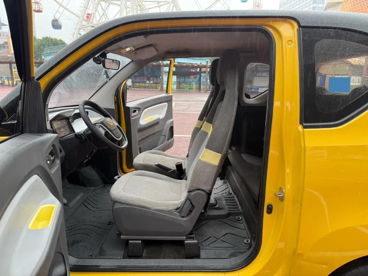2021 WuLing HongGuang MINI EV BEV 9KWH,autocango,china used car exporter,china ev exporter,chinese used car exporter,chinese used ev exporter