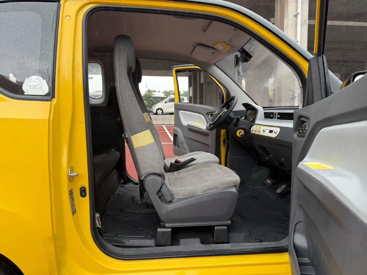 2021 WuLing HongGuang MINI EV BEV 9KWH,autocango,china used car exporter,china ev exporter,chinese used car exporter,chinese used ev exporter