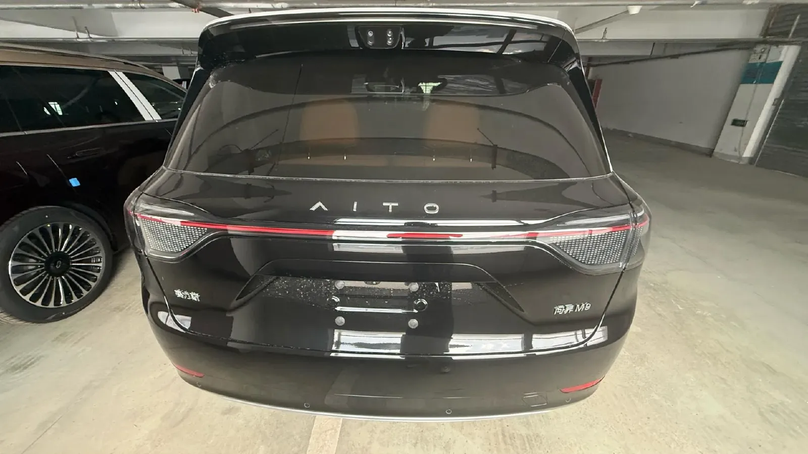 2025 AITO AITO M9 REEV 160HP REEV 52KWH,autocango,china used car exporter,china ev exporter,chinese used car exporter,chinese used ev exporter