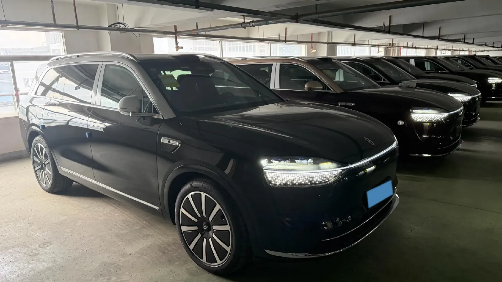 2025 AITO AITO M9 REEV 160HP REEV 52KWH,autocango,china used car exporter,china ev exporter,chinese used car exporter,chinese used ev exporter