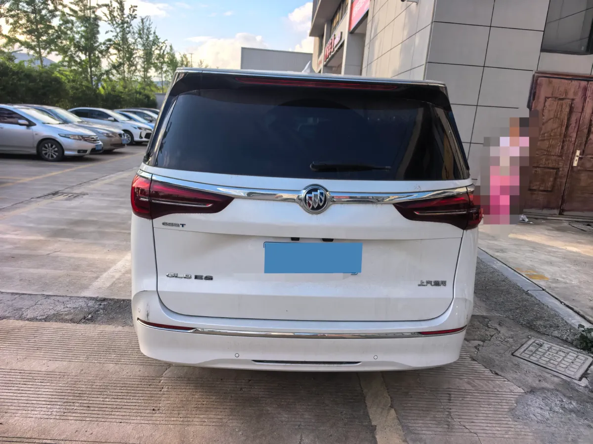 2022 Buick GL8 2.0T 237HP L4 9AT,autocango,china used car exporter,china ev exporter,chinese used car exporter,chinese used ev exporter