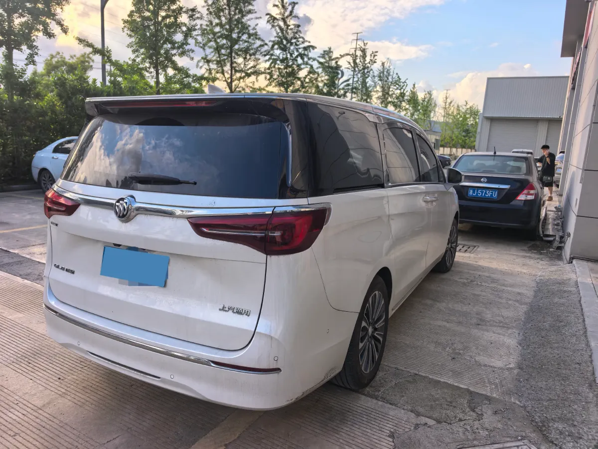 2022 Buick GL8 2.0T 237HP L4 9AT,autocango,china used car exporter,china ev exporter,chinese used car exporter,chinese used ev exporter