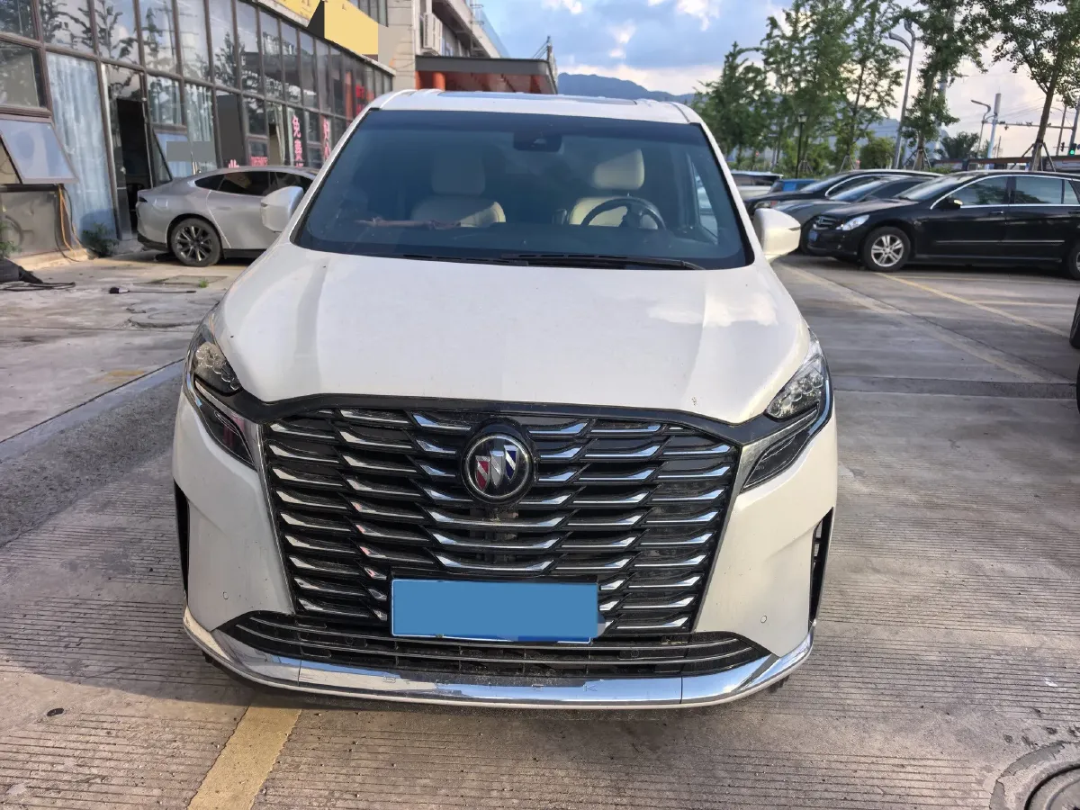 2022 Buick GL8 2.0T 237HP L4 9AT,autocango,china used car exporter,china ev exporter,chinese used car exporter,chinese used ev exporter
