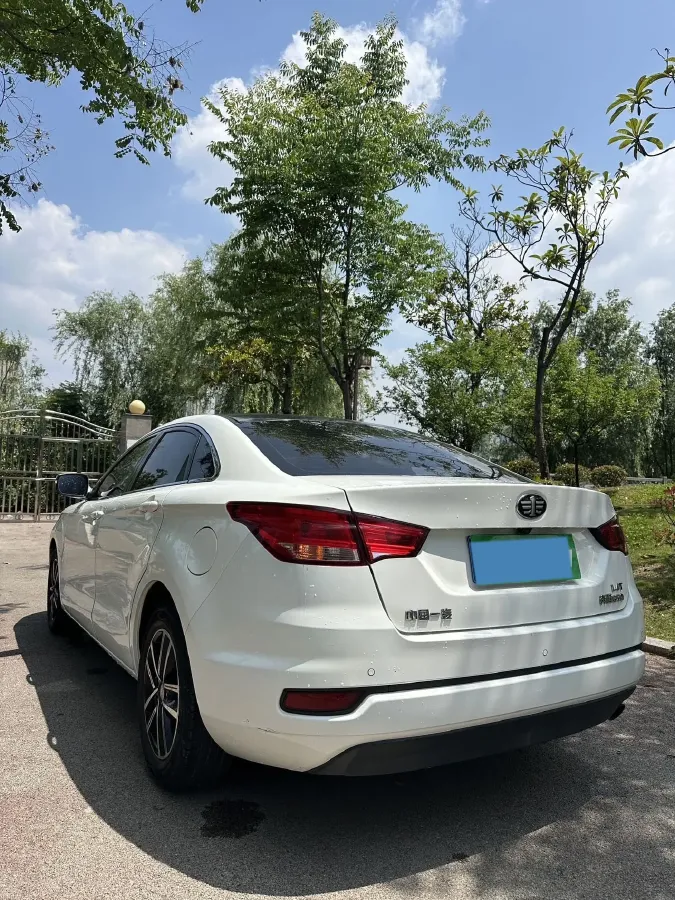 2019 Bestune B50 1.4T 136HP L4 6AT,autocango,china used car exporter,china ev exporter,chinese used car exporter,chinese used ev exporter
