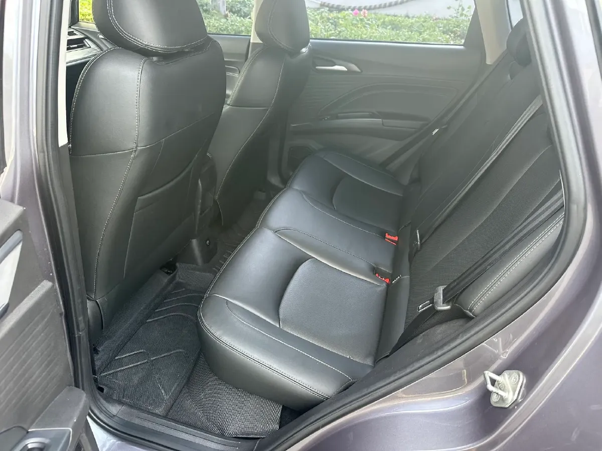 2022 ChangAn Oshan X7 Plus 1.5T 188HP L4 7DCT,autocango,china used car exporter,china ev exporter,chinese used car exporter,chinese used ev exporter