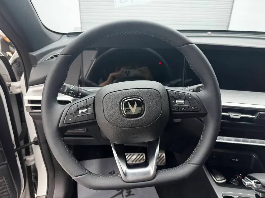 2022 ChangAn CS35 Plus 1.4T 160HP L4 7DCT,autocango,china used car exporter,china ev exporter,chinese used car exporter,chinese used ev exporter
