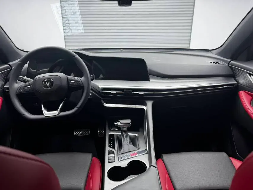 2022 ChangAn CS35 Plus 1.4T 160HP L4 7DCT,autocango,china used car exporter,china ev exporter,chinese used car exporter,chinese used ev exporter