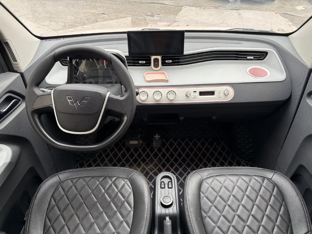 2022 WuLing HongGuang MINI EV BEV 13.9KWH,autocango,china used car exporter,china ev exporter,chinese used car exporter,chinese used ev exporter