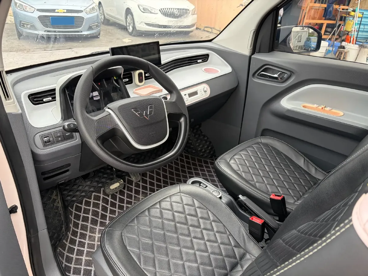 2022 WuLing HongGuang MINI EV BEV 13.9KWH,autocango,china used car exporter,china ev exporter,chinese used car exporter,chinese used ev exporter