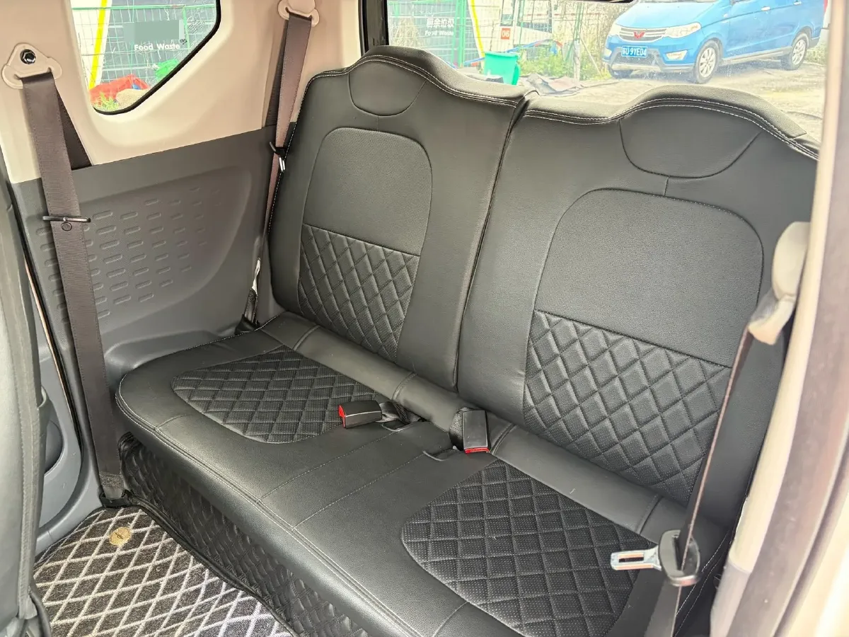 2022 WuLing HongGuang MINI EV BEV 13.9KWH,autocango,china used car exporter,china ev exporter,chinese used car exporter,chinese used ev exporter