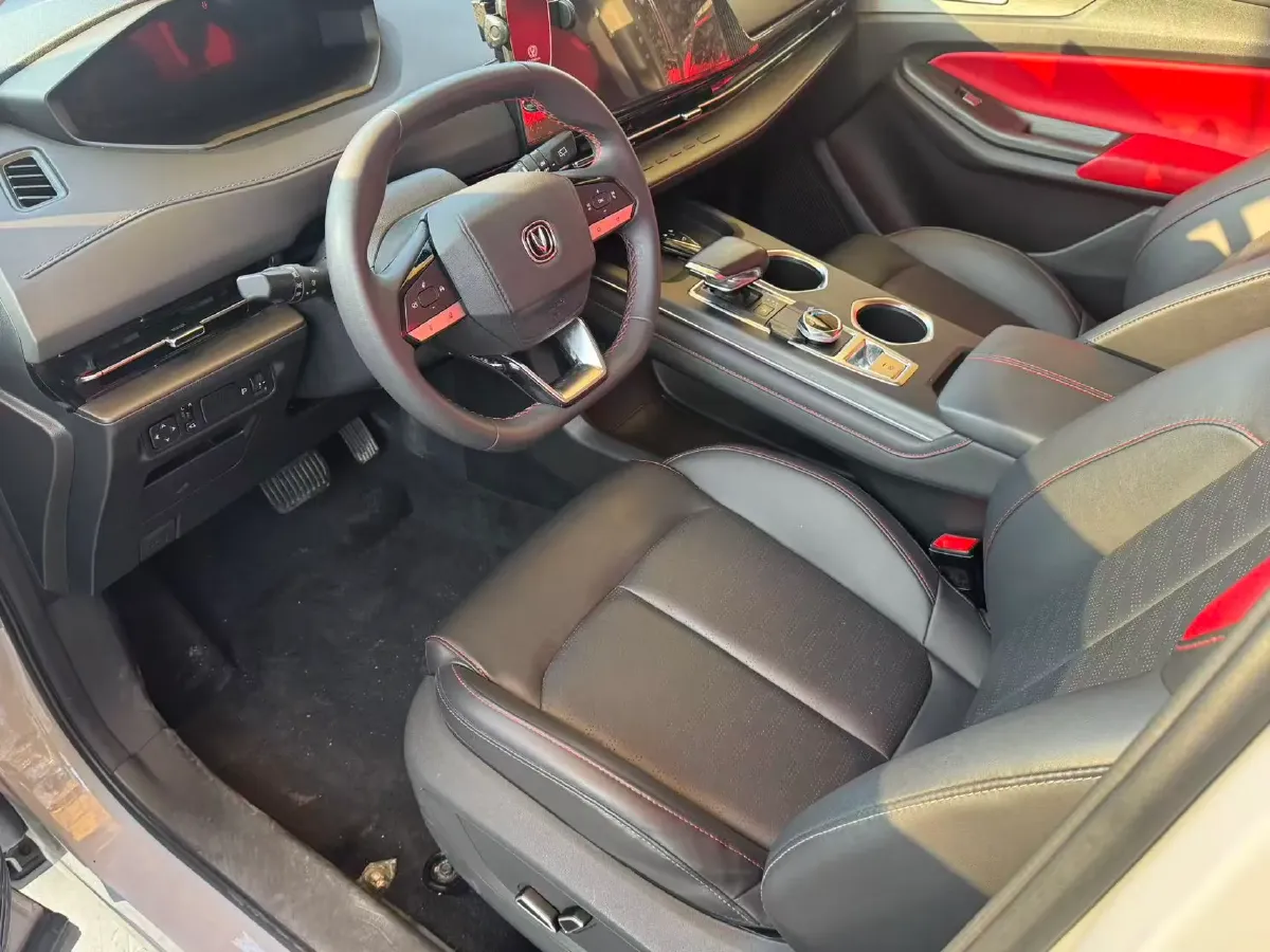 2022 ChangAn Oshan X7 Plus 1.5T 188HP L4 7DCT,autocango,china used car exporter,china ev exporter,chinese used car exporter,chinese used ev exporter