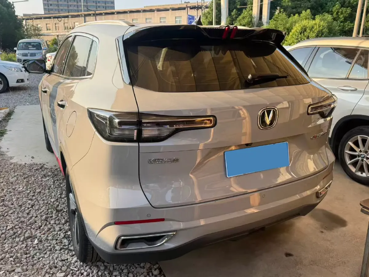 2022 ChangAn Oshan X7 Plus 1.5T 188HP L4 7DCT,autocango,china used car exporter,china ev exporter,chinese used car exporter,chinese used ev exporter