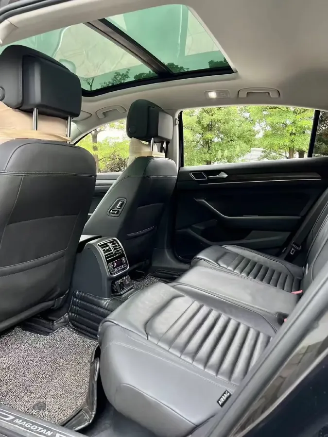2019 Volkswagen Magotan 2.0T 186HP L4 7DCT,autocango,china used car exporter,china ev exporter,chinese used car exporter,chinese used ev exporter