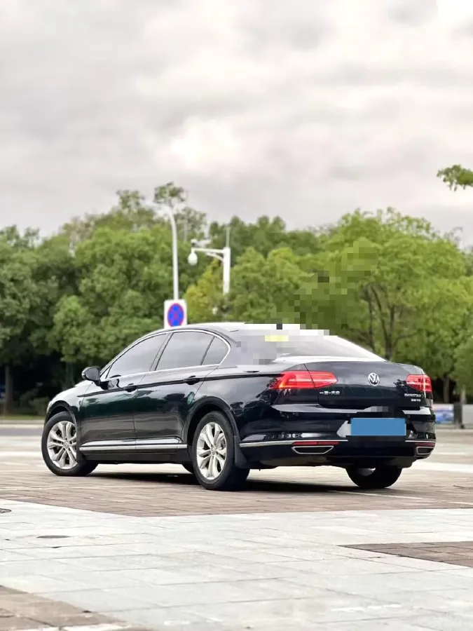 2019 Volkswagen Magotan 2.0T 186HP L4 7DCT,autocango,china used car exporter,china ev exporter,chinese used car exporter,chinese used ev exporter