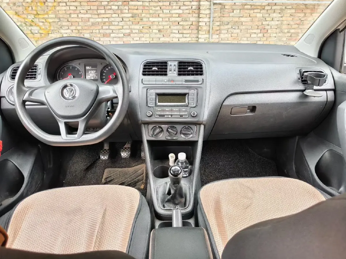 2016 Volkswagen Polo 1.4L 90HP L4 5MT,autocango,china used car exporter,china ev exporter,chinese used car exporter,chinese used ev exporter