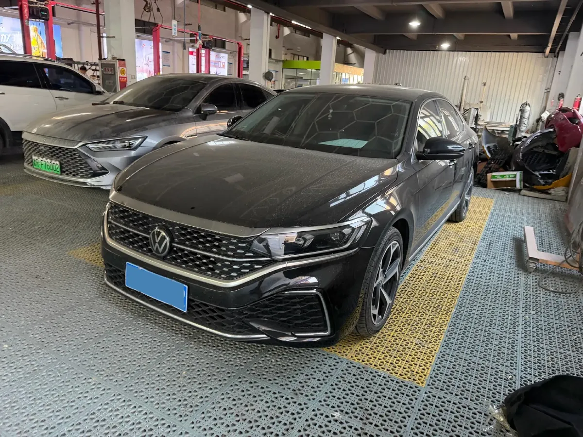 2023 Volkswagen Passat 2.0T 186HP L4 7DCT,autocango,china used car exporter,china ev exporter,chinese used car exporter,chinese used ev exporter