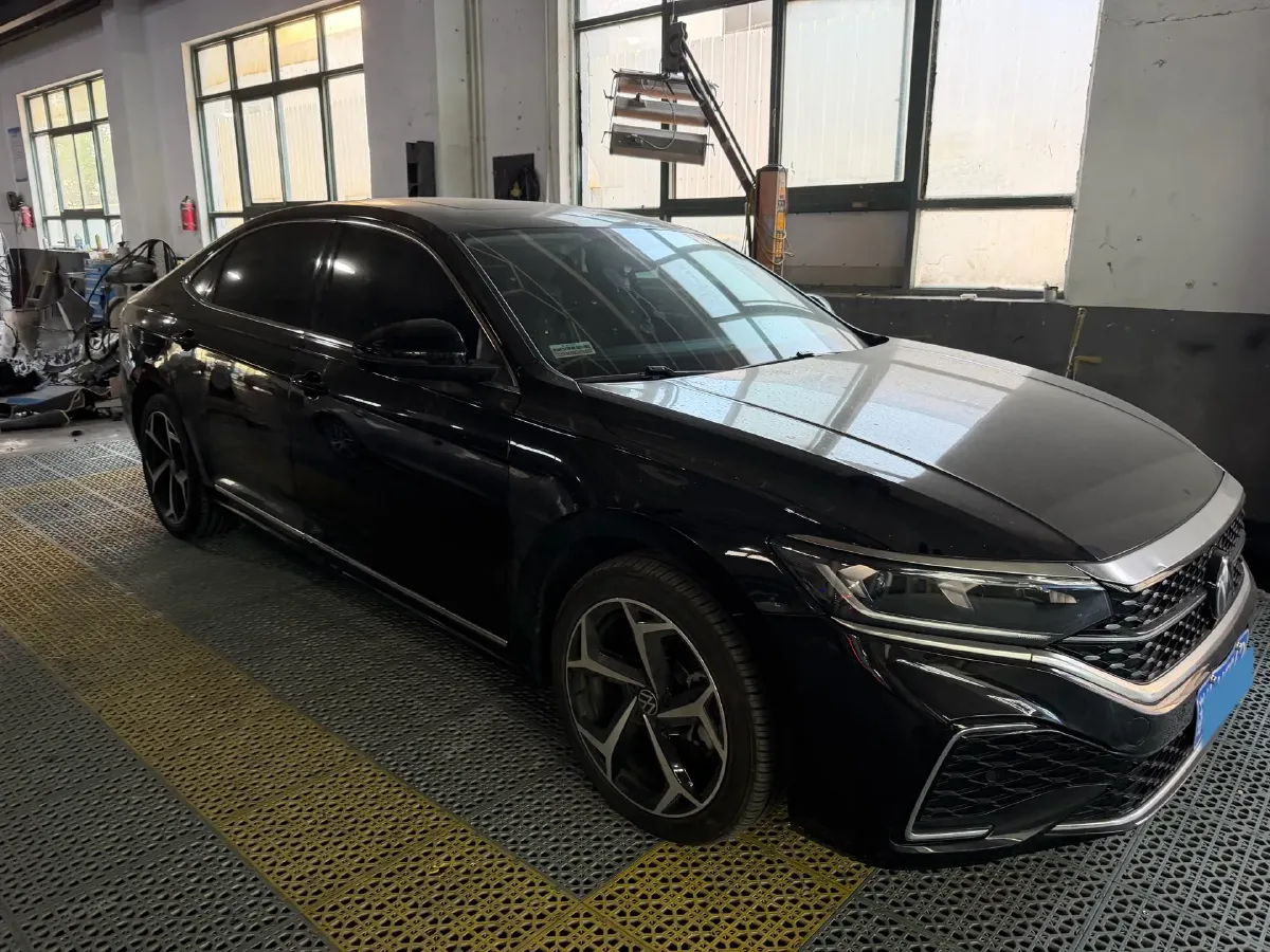 2023 Volkswagen Passat 2.0T 186HP L4 7DCT,autocango,china used car exporter,china ev exporter,chinese used car exporter,chinese used ev exporter