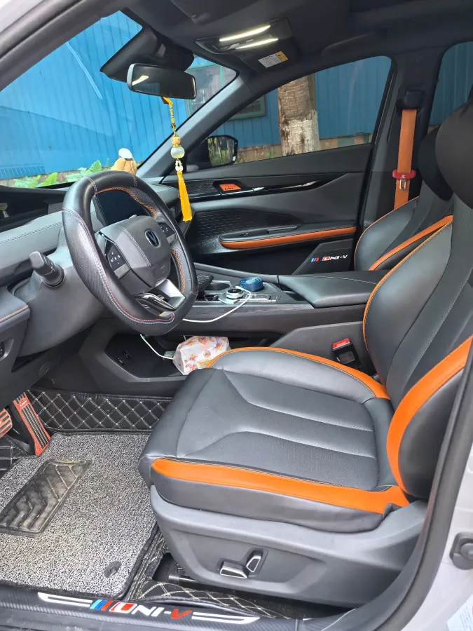 2023 ChangAn UNI-V 1.5T 188HP L4 7DCT,autocango,china used car exporter,china ev exporter,chinese used car exporter,chinese used ev exporter