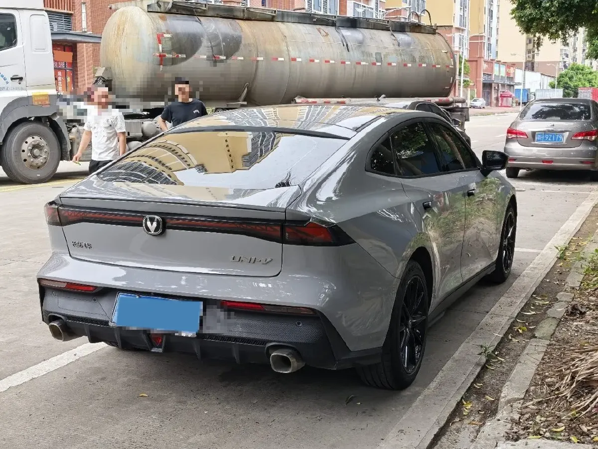 2023 ChangAn UNI-V 1.5T 188HP L4 7DCT,autocango,china used car exporter,china ev exporter,chinese used car exporter,chinese used ev exporter