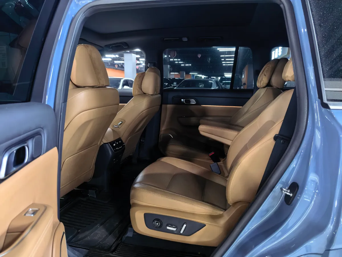 2021 Li ONE Range Extended 131HP REEV 40.5KWH,autocango,china used car exporter,china ev exporter,chinese used car exporter,chinese used ev exporter