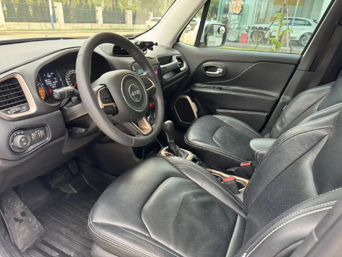2017 Jeep Renegade 1.4T 150HP L4 7DCT,autocango,china used car exporter,china ev exporter,chinese used car exporter,chinese used ev exporter