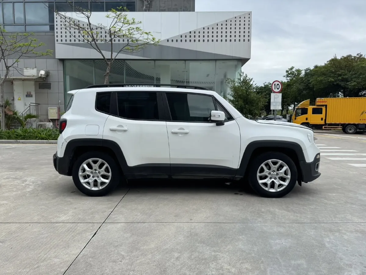 2017 Jeep Renegade 1.4T 150HP L4 7DCT,autocango,china used car exporter,china ev exporter,chinese used car exporter,chinese used ev exporter