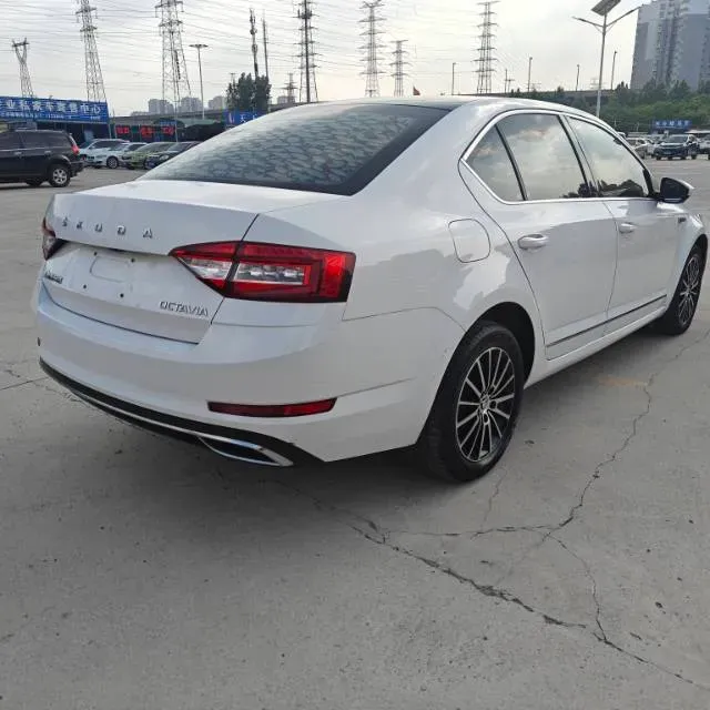 2019 Skoda Octavia 1.5L 116HP L4 6AT,autocango,china used car exporter,china ev exporter,chinese used car exporter,chinese used ev exporter