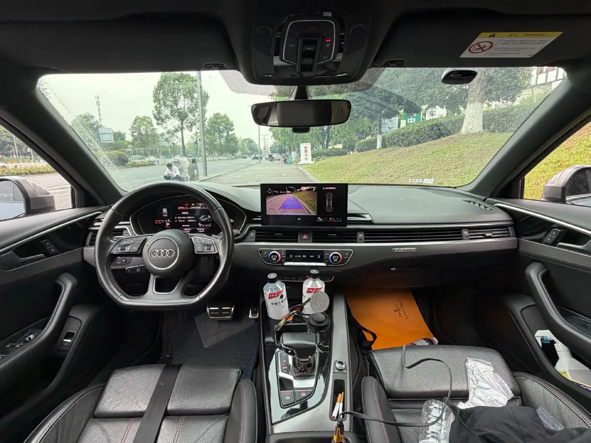 2022 Audi A4L 2.0T 190HP L4 7DCT,autocango,china used car exporter,china ev exporter,chinese used car exporter,chinese used ev exporter